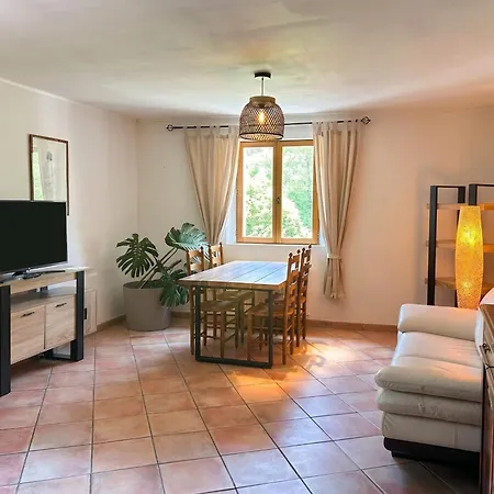 Maison A 80 M² Avec Terrasse * Castellane